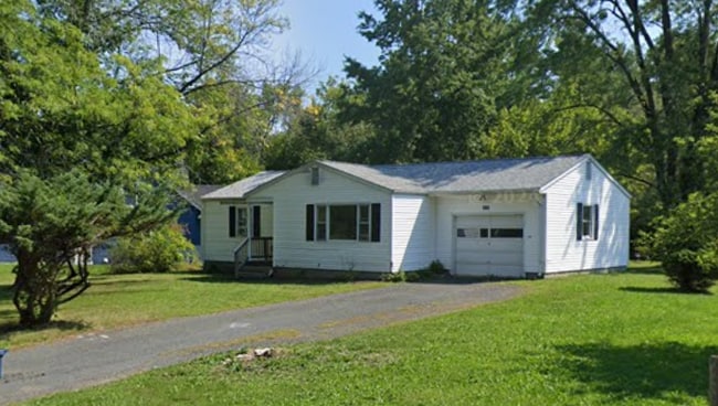 106 Pondview Dr in Amherst, MA - Building Photo - Building Photo