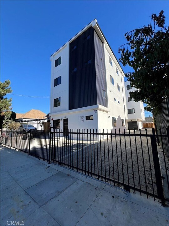 1128 S Ardmore Ave in Los Angeles, CA - Building Photo