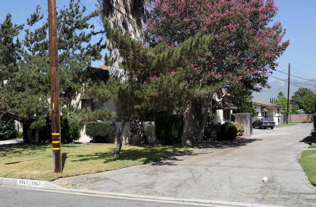 9947 Garibaldi Ave in Temple City, CA - Foto de edificio