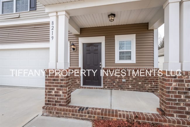 8219 Romana Red Ln in Charlotte, NC - Building Photo - Building Photo