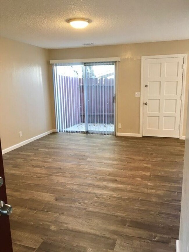 415 Baylor Dr in Vallejo, CA - Building Photo - Building Photo