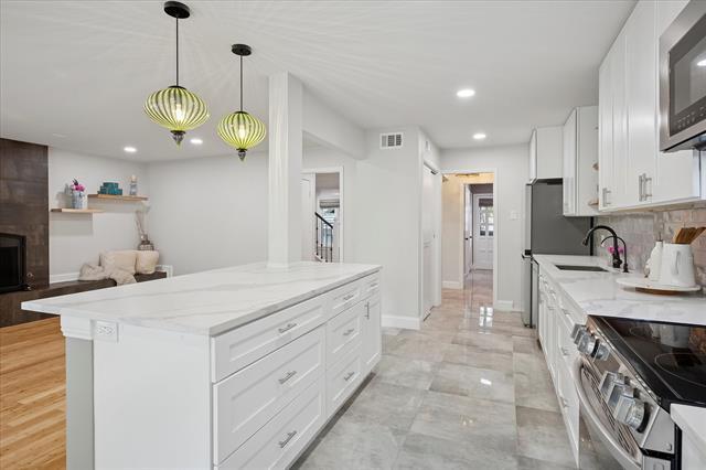 6935 Helsem Way in Dallas, TX - Building Photo - Building Photo