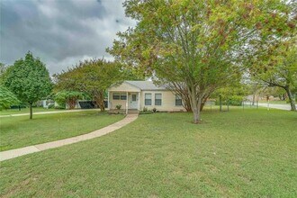 7400 Llano Ave in Fort Worth, TX - Building Photo - Building Photo