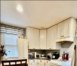 24 Oakwood Ave, Unit Home Sweet Home in Kearny, NJ - Building Photo - Building Photo