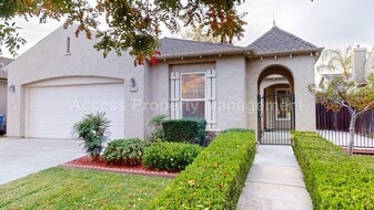 4177 Sunny Ln in Turlock, CA - Building Photo