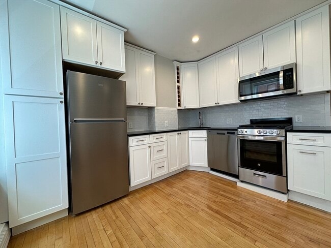 33 Grove 2 Grv in Boston, MA - Building Photo - Building Photo