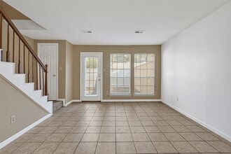 2030 Plantation Dr in Conroe, TX - Building Photo - Building Photo