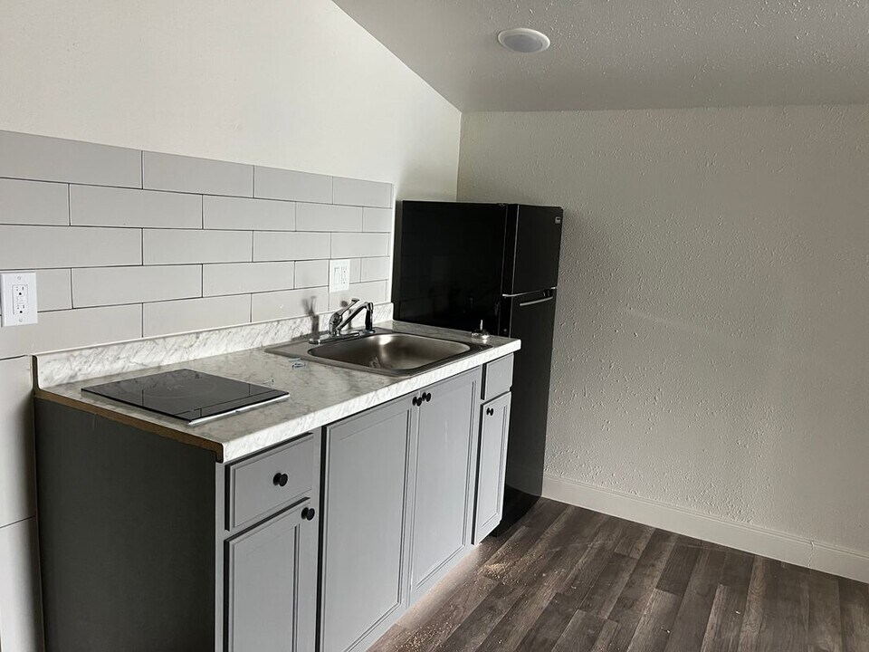 201 Eastwood St in Houston, TX - Building Photo