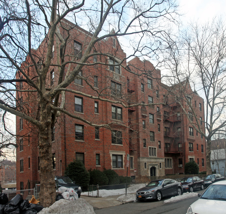 660 Locust St in Mount Vernon, NY - Building Photo