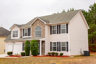 145 Oak Manor Dr in Covington, GA - Building Photo - Building Photo