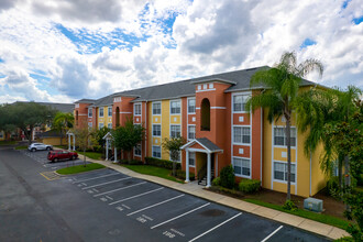 Building 4 in Orlando, FL - Building Photo - Building Photo