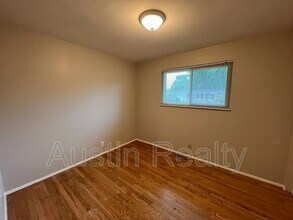 760 Starlet Dr in Florissant, MO - Foto de edificio - Building Photo
