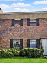 6354 Shannon Pkwy in Union City, GA - Building Photo