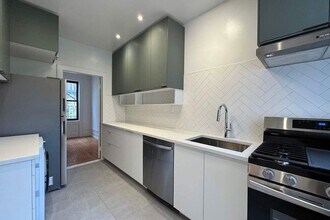 31 E 127th St, Unit 2-B in New York, NY - Building Photo - Building Photo