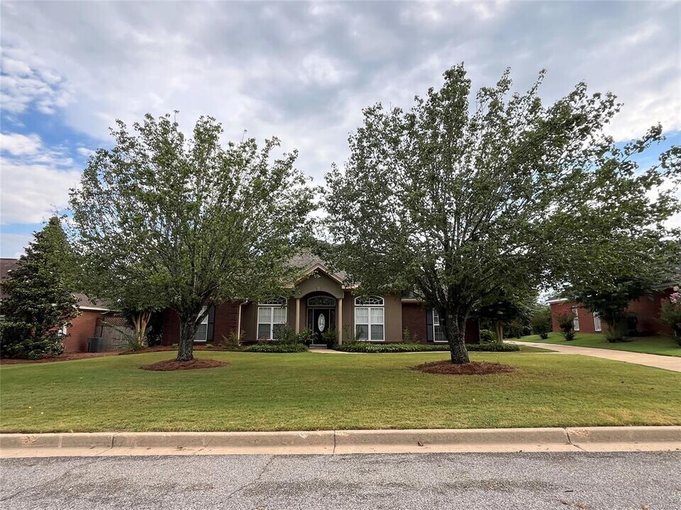 8628 Fallow Field Rd in Montgomery, AL - Foto de edificio