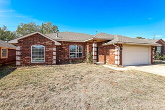 2321 Fruitful Dr in Midwest City, OK - Building Photo - Building Photo