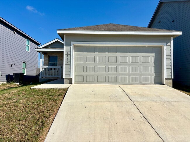4527 Glades Wy in San Antonio, TX - Building Photo - Building Photo