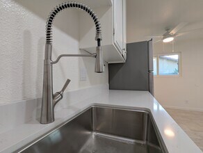 73443 Catalina Way, Unit 1 in Palm Desert, CA - Foto de edificio - Building Photo