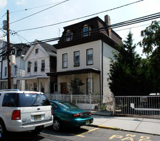 189-191 Garside St Apartments