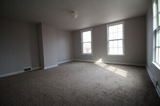 37 Avondale Ave-Unit -37 Avondale, Lower in Columbus, OH - Foto de edificio - Building Photo