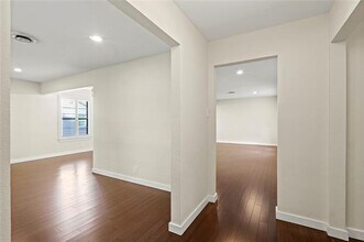 6706 Kingsbury Dr in Dallas, TX - Building Photo - Building Photo