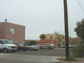 1801-1825 E Hedrick Dr in Tucson, AZ - Building Photo - Building Photo