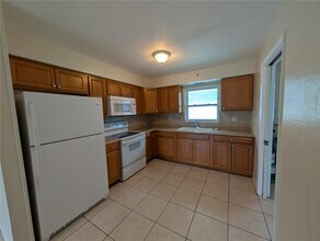 2129 Couver Dr in Sarasota, FL - Building Photo - Building Photo
