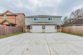 109 Calvin St in Pasadena, TX - Building Photo - Building Photo