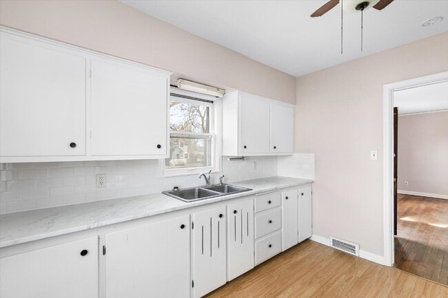 1734 45th St in Des Moines, IA - Building Photo - Building Photo