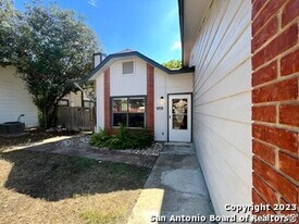 13126 Turkey Feather Dr in San Antonio, TX - Building Photo