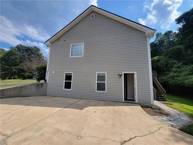 property at 655 Alcovy Woods Dr