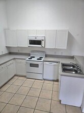 2810 Club Cortile Cir in Kissimmee, FL - Foto de edificio - Building Photo