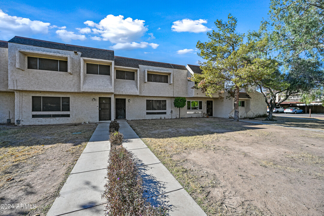 1052 S San Jose in Mesa, AZ - Building Photo