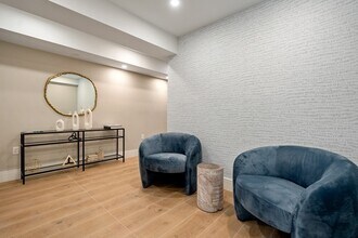 69 Walnut St, Unit 2 in Brookline, MA - Building Photo - Building Photo