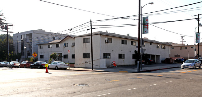 857 Yale St in Los Angeles, CA - Foto de edificio - Building Photo