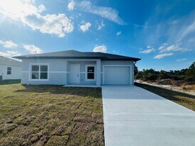920 Citrus Ave S in Lehigh Acres, FL - Building Photo