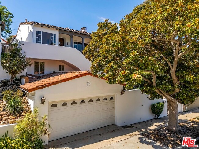 1215 Edris Dr in Los Angeles, CA - Building Photo - Building Photo