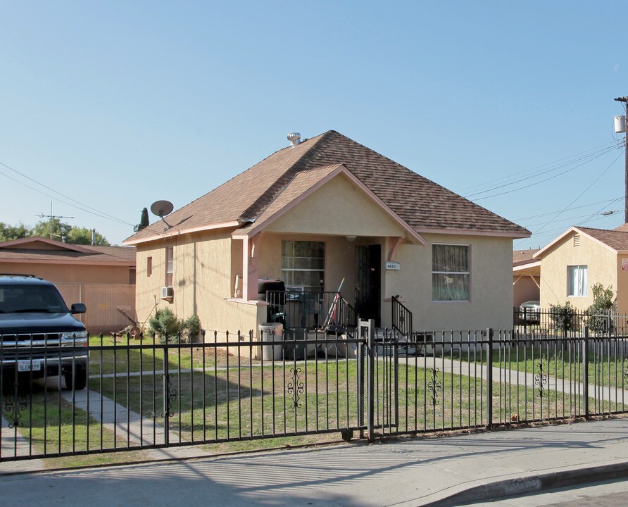 4840 Elizabeth St in Bell, CA - Building Photo