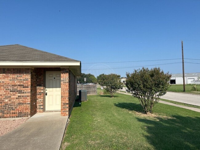 900 McDaniel Cir in Killeen, TX - Building Photo - Building Photo