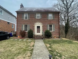 6415 Broad St in Bethesda, MD - Building Photo