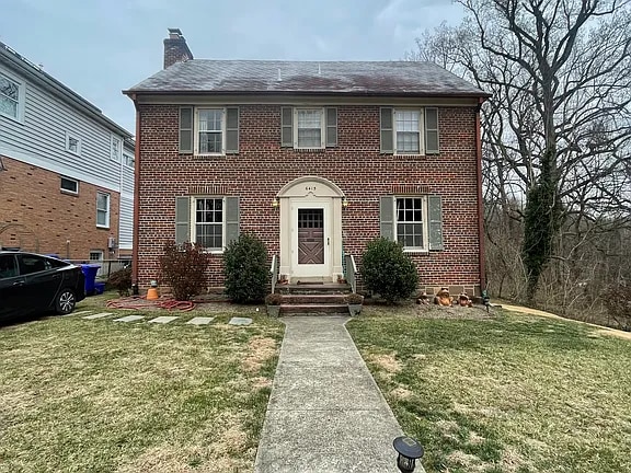 6415 Broad St in Bethesda, MD - Building Photo