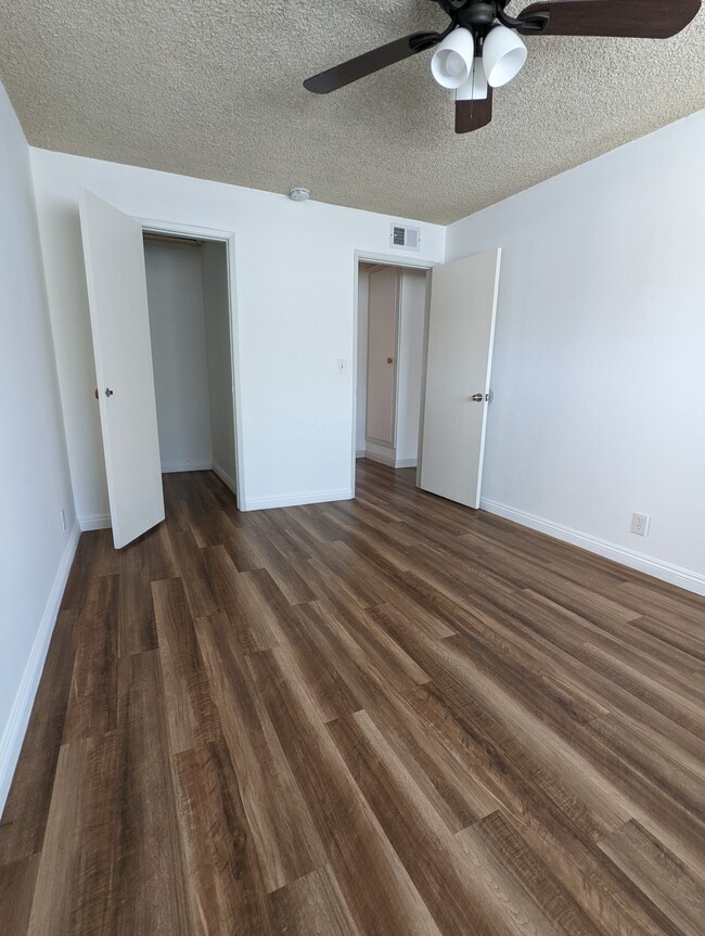 383 N Prospero Dr, Unit 5 in Covina, CA - Building Photo - Building Photo