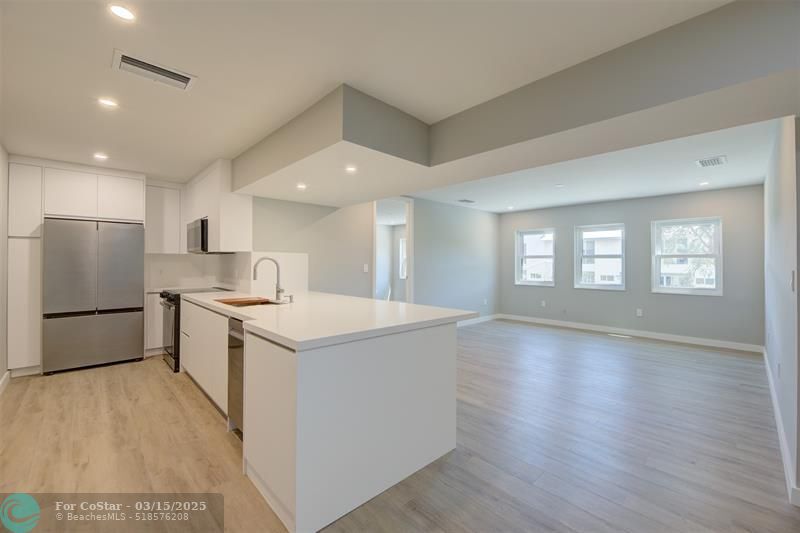 615 NE 12th Ave in Fort Lauderdale, FL - Building Photo