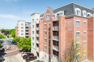 Clock Tower Pointe in Harwood Heights, IL - Building Photo - Building Photo