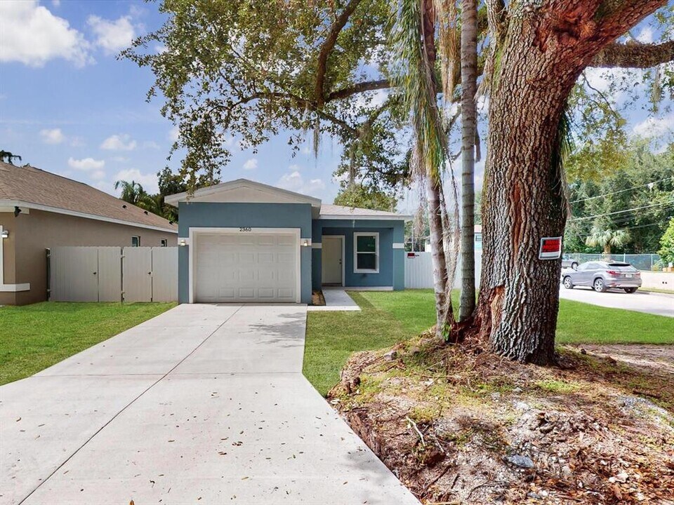 2360 Ross St in Kissimmee, FL - Building Photo