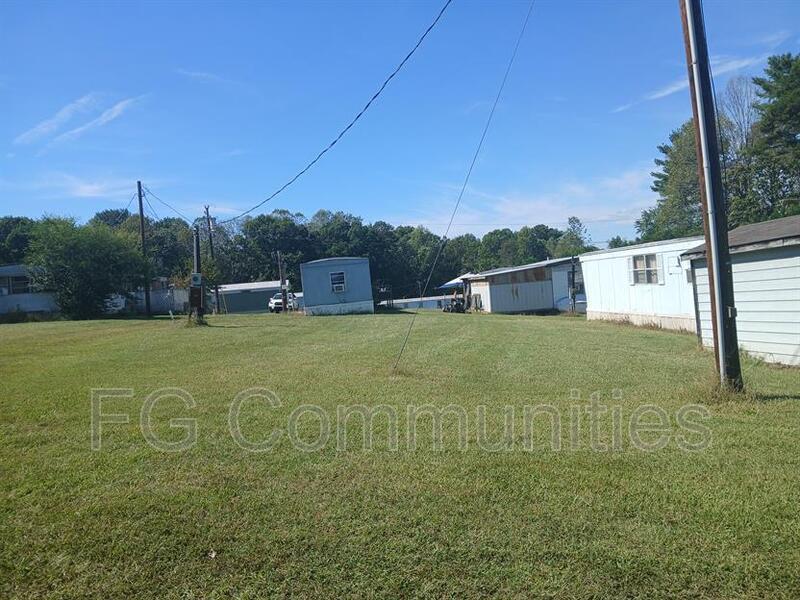 2155 White Pine M H P Rd in Granite Falls, NC - Building Photo
