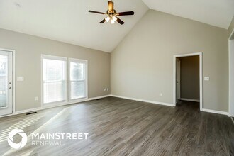 5565 Meadow View Dr in Shawnee, KS - Building Photo - Building Photo