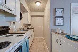 208 S Park Blvd in San Antonio, TX - Building Photo - Building Photo