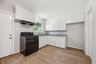 1108 Orange St in La Marque, TX - Building Photo - Building Photo