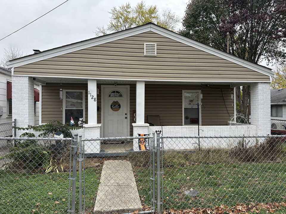 1128 Hunt Ave in Hamilton, OH - Building Photo